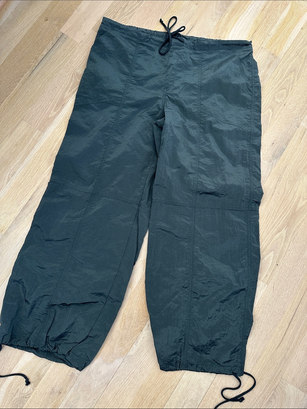 Women’s Green  Lightweight Drawstring Cargo Pants